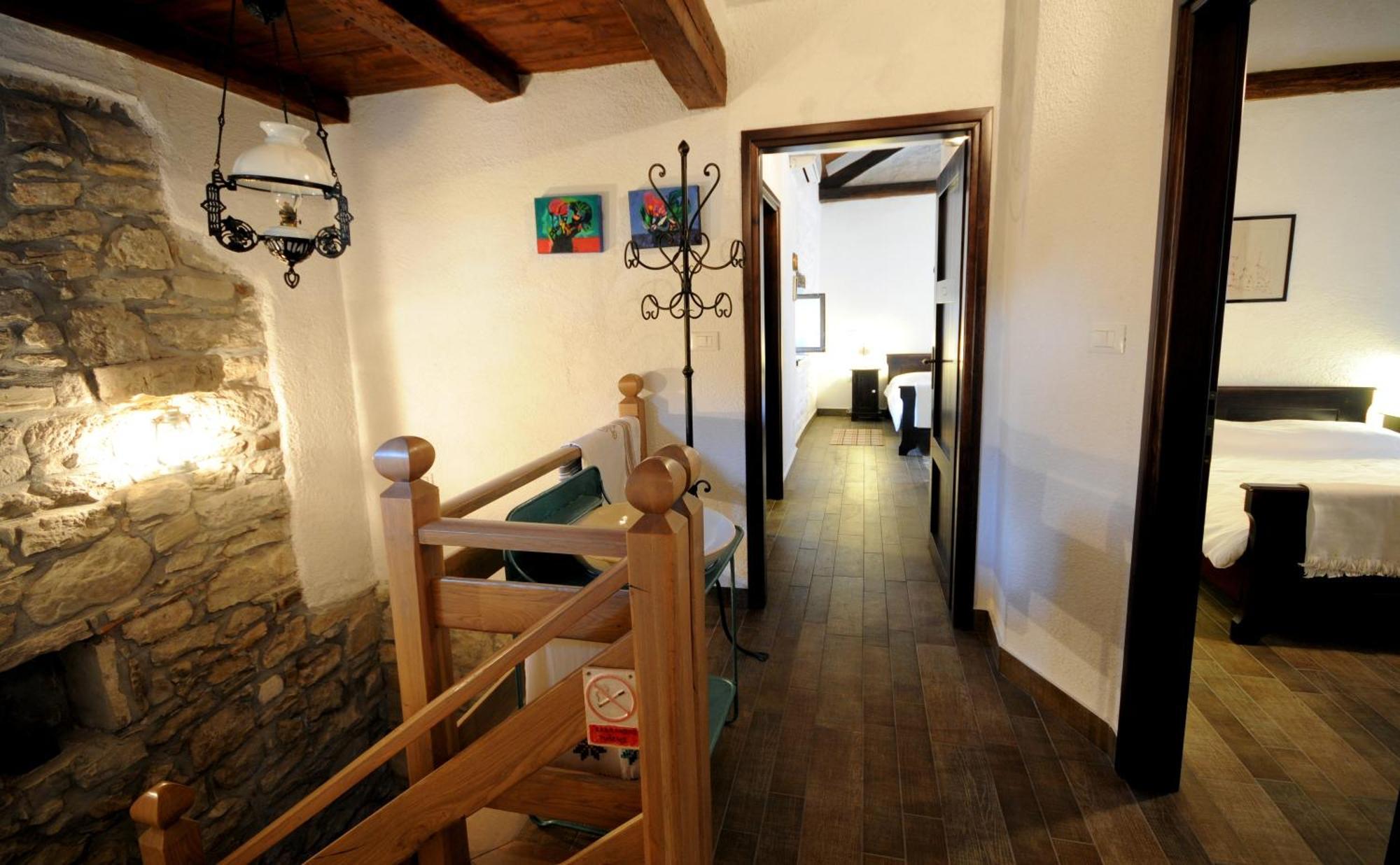 Holiday Homes Poli Svetega Antona Gracisce Exterior foto